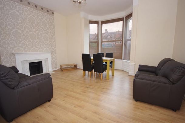 2 bedroom flat to rent - Photo 1