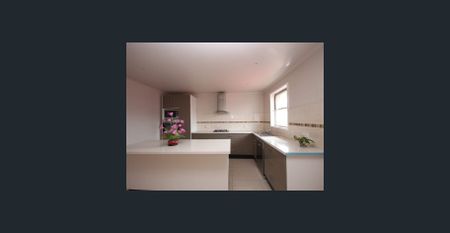 Warm and inviting home that’s perfectly located. - Photo 2