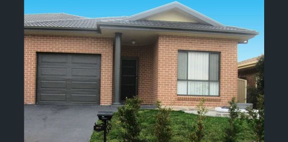 2/58 Budgeree Drive, Aberglasslyn, NSW 2320 - Photo 2