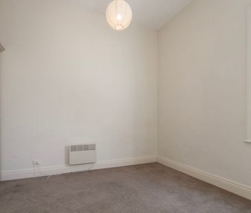 OFFERING CITY LIFESTYLE IN PERFECT SOLDIERS HILL LOCATION - Photo 3