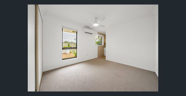 ULTIMATE RETREAT IN ASHMORE'S EXCLUSIVE ENCLAVE. - Photo 1