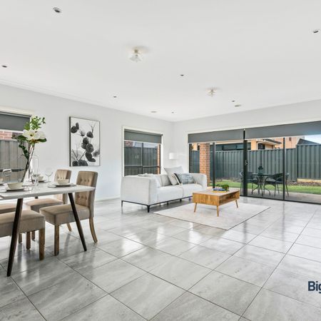 Luxury, Location, Lifestyle - A Complete Family Home ! - Photo 2