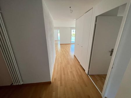 "Sonnige 4-Zimmer-Wohnung in der steuergünstigen Gemeinde Hergiswil NW" - Foto 4