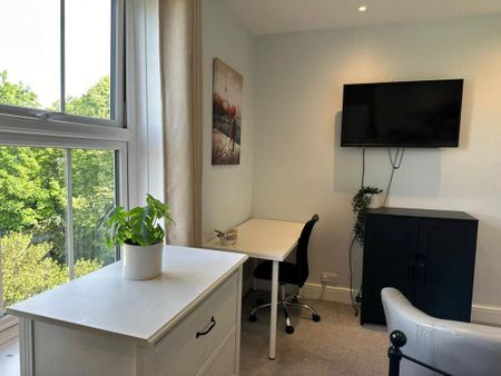 1 bedroom in a house share to rent - Photo 4