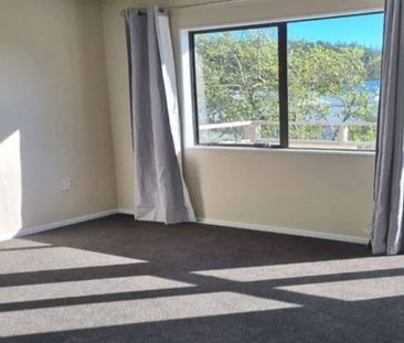 THREE BEDROOMS - WAITARERE BEACH - Photo 1