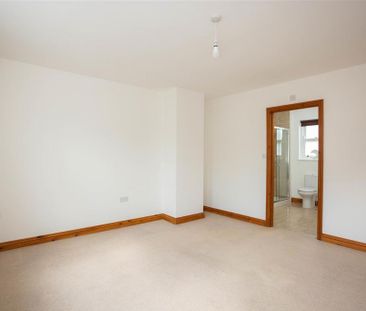 4 bedroom detached house to rent - Photo 5