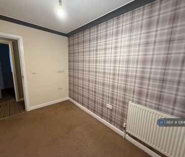 1 bedroom in a house share to rent - Photo 3