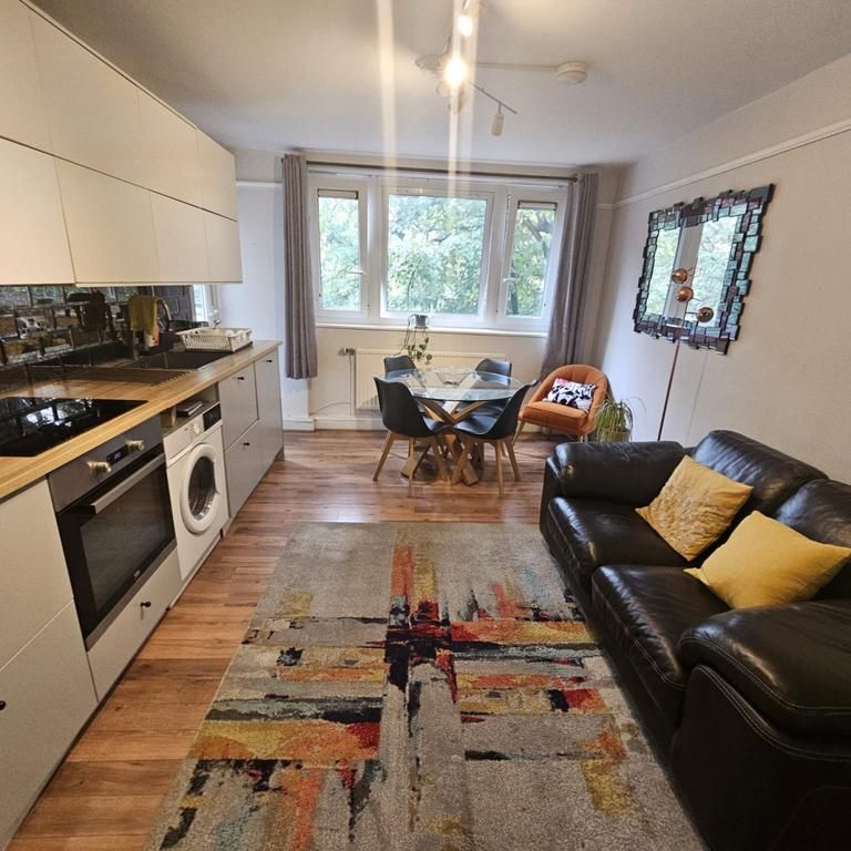 1 bedroom in a flat share to rent - Photo 1