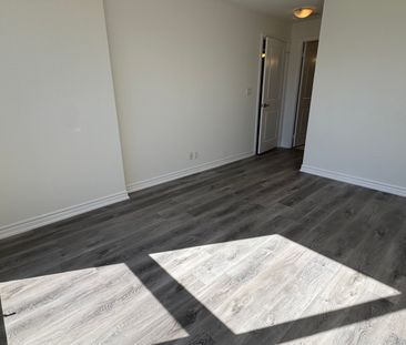 For Lease - 18 Harding Boulevard Unit# 214, Richmond Hill, Ontario - Photo 3