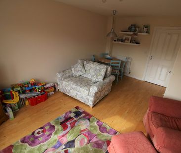 Terraced House to rent on - Photo 6