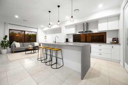 5 Olive Street, Helensvale QLD 4212 - House For Rent | Domain - Photo 4