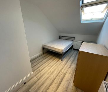 6 bedroom terraced house to rent - Photo 3