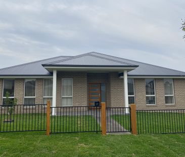 Large Family Home - Photo 4