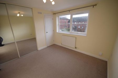 3 bedroom terraced house to rent - Photo 2