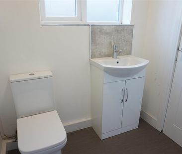 Lodge Road, Redditch - Photo 5