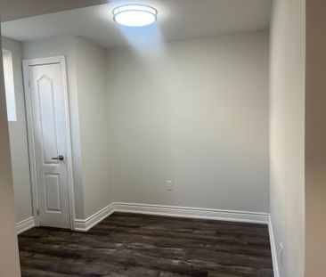 For Lease - 81 Phoenix Boulevard, Barrie, Ontario - Photo 5