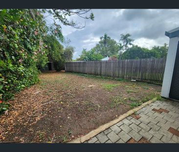 2/6 Alfred Street, Aitkenvale, Qld 4814 - Photo 1