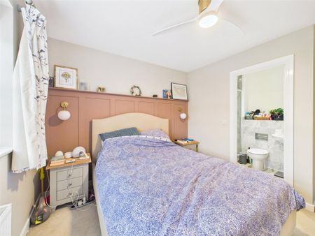 3 bedroom detached house to rent - Photo 4