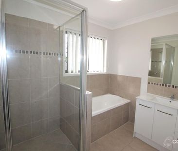 Family Living In Mount Low - Photo 1