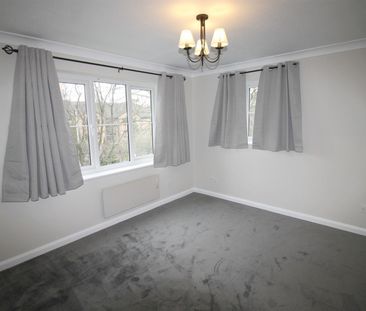Alexandra Park, High Wycombe - Photo 1