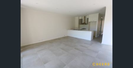 Spacious 3‑Bed Duplex — Close to Shops, Transport & Schools - Photo 4