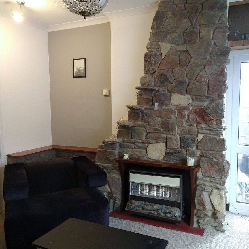 Double Loft Room- Easy City Access - Photo 1