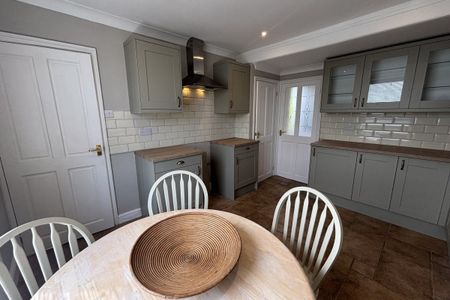 Heydon Road - Photo 2