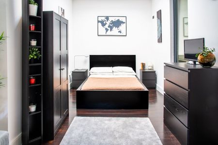 Studio Flat, Hanover House, NW2 - Photo 2