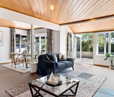 Sunny 3-Bedroom Townhouse - Photo 5