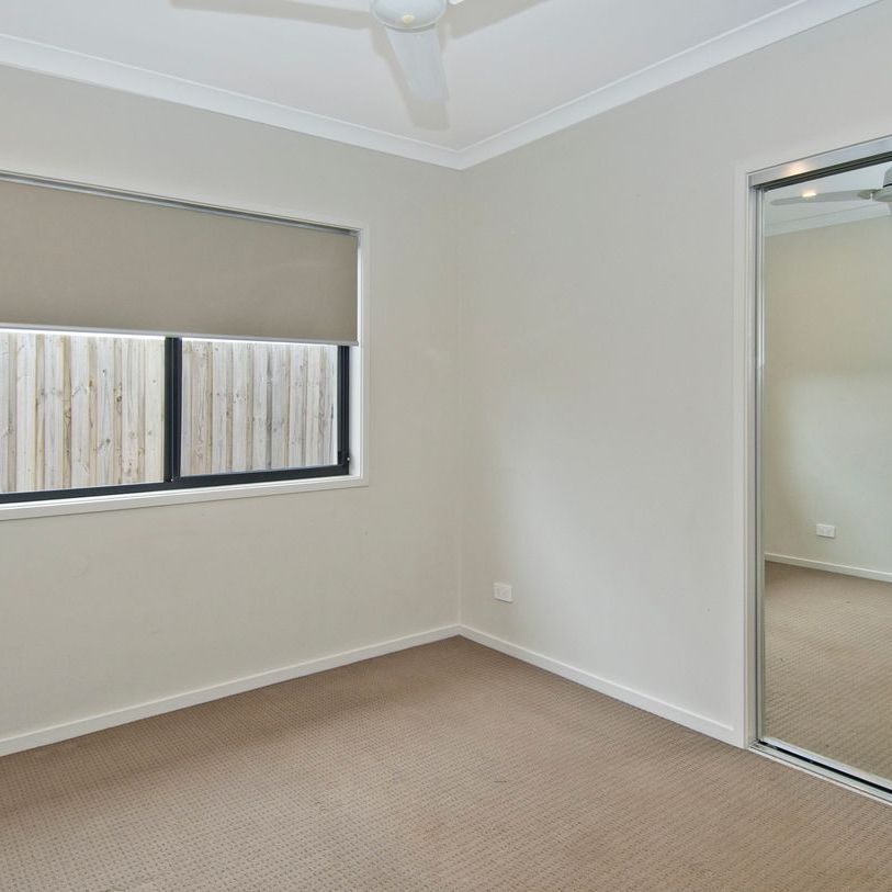 Stylish Family Home in Prime Coomera Location - Photo 1