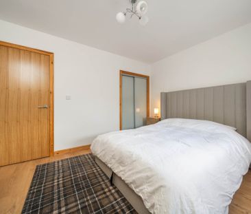 Price £1,150 pcm - Available Now - Furnished - Photo 5