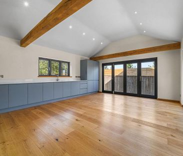 2 bedroom barn conversion to rent - Photo 2