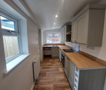 2 bedroom terraced house to rent - Photo 5