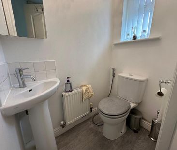 3 bedroom semi-detached house to rent - Photo 6