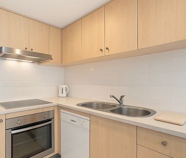 Ultra Convenient Studio Apartment - Photo 1