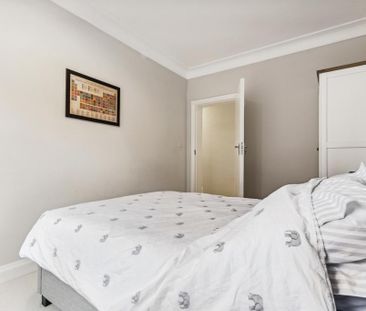 3 bedroom flat to rent - Photo 6