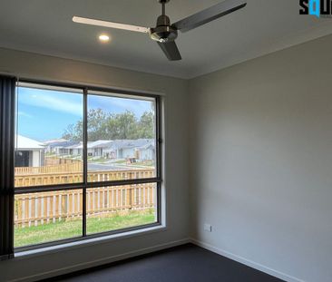 Spacious Family Home in Park Ridge - Photo 2