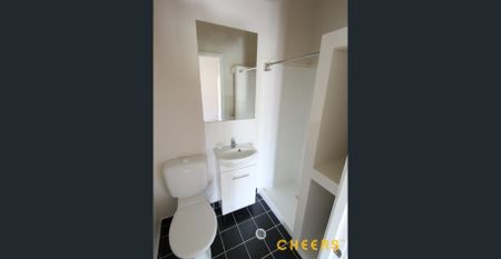 Cozy Apartment in Prime Toowong Location - Your Ideal Urban Retreat Awaits! - Photo 4