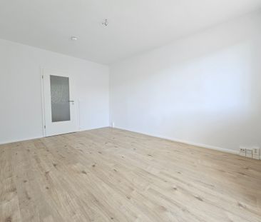 Traumwohnung komplett NEU mit Balkon - Foto 5