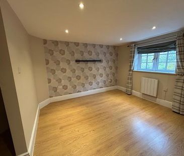 2 bedroom end of terrace house to rent - Photo 1