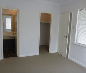 Modern Balga Villa Living - Photo 1