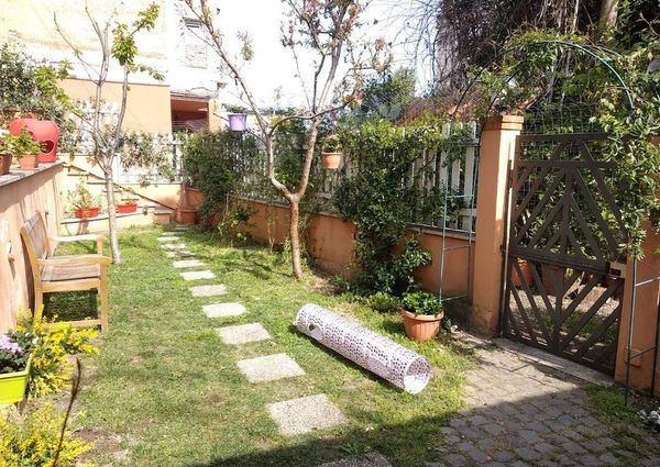 Via Fossato di Vico, Rome, Lazio 00100