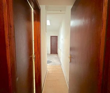 The Glen, Southall - Photo 3