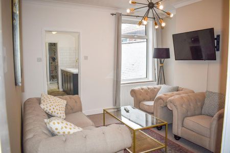 4 bedroom terraced house to rent - Photo 4