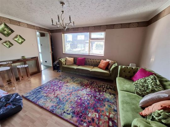 Martian Avenue, Hemel Hempstead - Photo 1