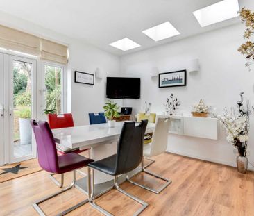 3 bedroom semi-detached house to rent - Photo 4