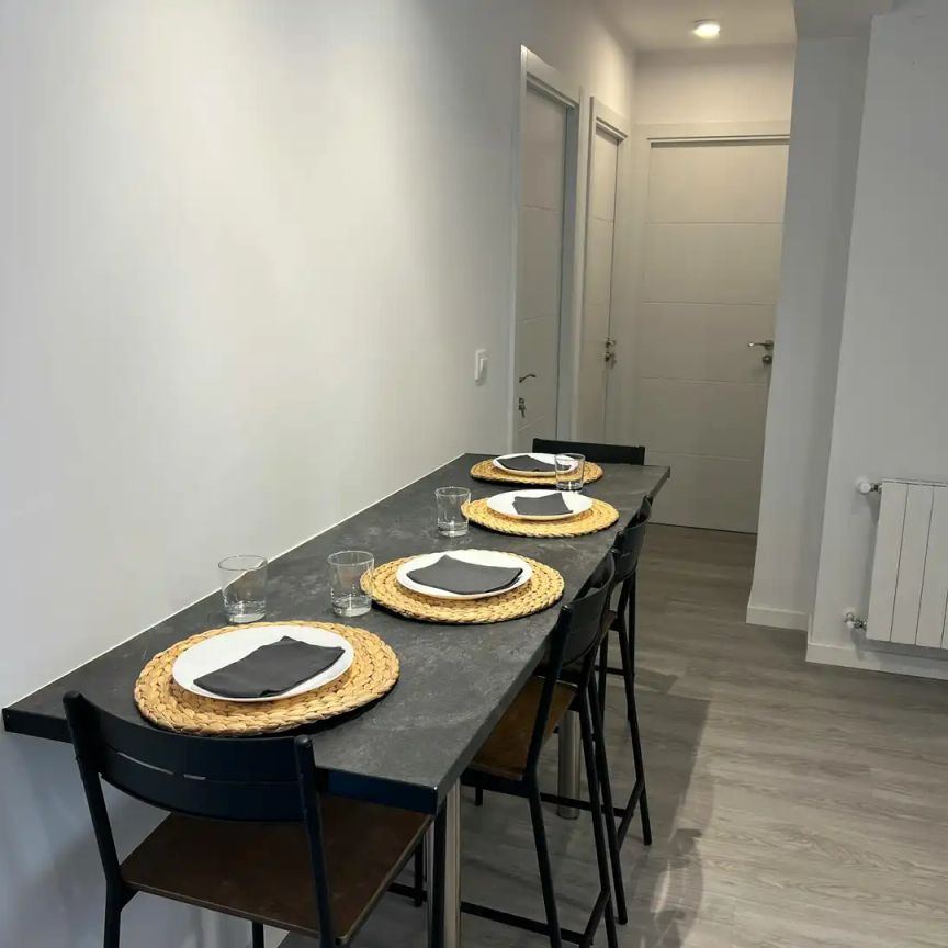 Piso de alquiler en N/a, Aluche - Photo 1