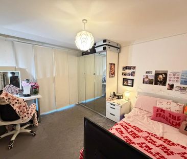 4 bedroom end of terrace house to rent - Photo 5