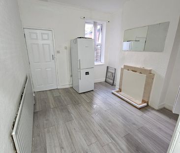 Room in a Shared House, Tenby Road, B13 - Photo 4