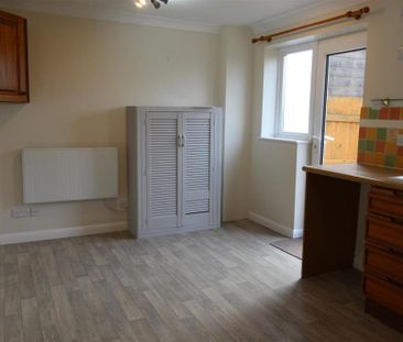 2 bedroom terraced house to rent - Photo 6